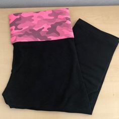 Brand New! Black In Color. 16in Inseam. Victoria’s Secret Pink, Vs Leggings, Pink Outfits Victoria Secret, Fashion 2000s, Pink Jumpsuit, Pinterest Outfits, Girl Clothing, Pink Leggings, Pink Outfit