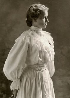 1900s Fashion, Hair Style 1900 Fashion, 1900s Fashion, Portrait Vintage, 20th Century Fashion, Edwardian Dress, Edwardian Era, Vintage Portraits, Fashion Hair