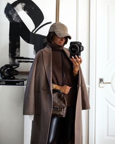 Faux Leather Leggings Outfit, Mantel Outfit, Mia Mia Mine, Chelsea Boots Outfit, Leggings Outfit Fall, Leather Leggings Outfit, Look Legging, Mia Mia, Black Leggings Outfit