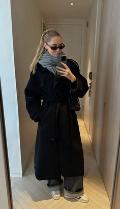 #fallfits Winter Boston Outfit, Belgium Outfits, Snowy Winter Outfits, Young Leo Dicaprio, Scotland Fits, Long Black Coat Outfit, Vienna Outfit, Laila Hasanovic, Cool School Outfits