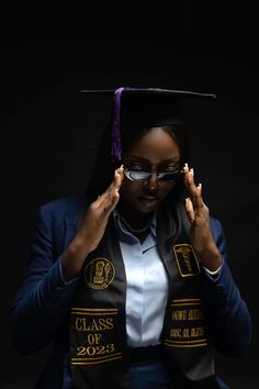 Nursing Graduation shoot Birthday Pics Photoshoot, Nurses Photoshoot, Studio Graduation Pictures Photo Ideas, Masters Graduation Photoshoot, Healthcare Graduation Pictures, Graduation Photoshoot Ideas Studio, Convocation Photoshoot Ideas, Unconventional Graduation Photos, Graduation Portraits Studio