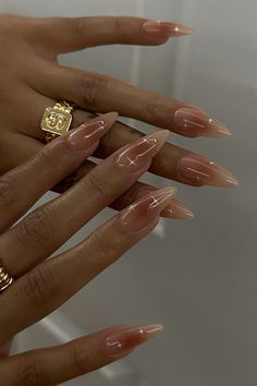 The most fun and cute nail designs to try this fall.  #fallnails #brownnails #goldnails September Nail Inspiration, Uñas Old Money, Ongles Beiges, Nails September, Uñas Aesthetic, Money Nails, Nagellack Trends, Airbrush Nails