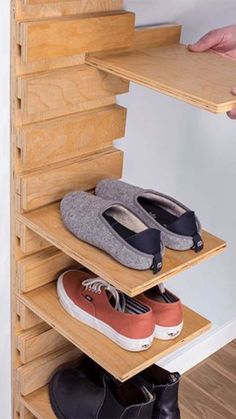 Diy Kast, बेडरूम डिजाइन, Unique Shoe, Blue Tile, Diy Holz, Stove Fireplace, Diy Closet, Kraf Diy, Woodworking Bench