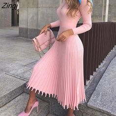 Look Kylie Jenner, Pink Pleated Dress, Long Sweaters For Women, Bodycon Sweater Dress, Gaun Fashion, Chique Outfits, Long Knitted Dress, Skirt Shoes, Fashion Blogger Style