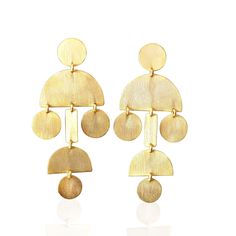 Allow the artist in you to express itself with this hand-crafted brass earrings. The 18k gold plated post dangle earrings is not only a modern day interpretation of a classic but also gifts your style a designer vibe. Hand-Crafted Brass Earrings, 18K Gold Plated Earrings, Artistic Earrings, Modern Earrings, Designer Earrings, Post Stud Dangle Earrings Product Details Item Code: IAJBE-1317 Gross Wt. 12.11 Gms Stone Name: Plain Metal: 18K Yellow Gold Plated Over Brass Earrings dimension: 8.50 X 4. Artistic Earrings, Raw Gemstone Jewelry, Modern Earrings, Brass Jewelry, Etsy Earrings Dangle, Metal Earrings, Online Earrings, Geometric Earrings, Brass Earrings