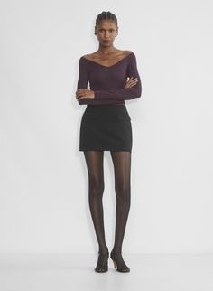 CONTOUR VASE LONGSLEEVE Aritzia Fall Outfits, Aritzia Long Sleeve Bodysuit Outfit, Aritzia Contour Bodysuit Outfit, Aritzia Outfits, Asheville Fall, Aritzia Aesthetic, Aritzia Contour Crew Long Sleeve, Aritzia Tna Hoodie Brown, Longsleeves Outfit