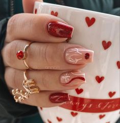 Cute December Nails, Cristhmas Nails, December Nails Ideas, December Nail Designs, Red Sparkly Nails, November Nails, Red Christmas Nails, Christmas Nails Acrylic