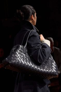 Bottega Veneta - Fashion Week - Detalles - Mujer - Otoño/Invierno 2024/2025 Big Bags, World Tour, New Bag, The Beauty