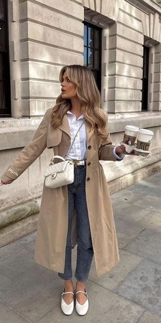 Style Parisienne, Trench Coat Outfit, Chique Outfits, Corporate Outfits, Coat Outfits