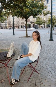 Chic Summer Outfits Aesthetic, Farmers Market Outfit Summer Casual, Outfit Insta Story, Looks Hip Hop, Adidas Samba Outfit, Minimalist Street Style, By Any Means Necessary