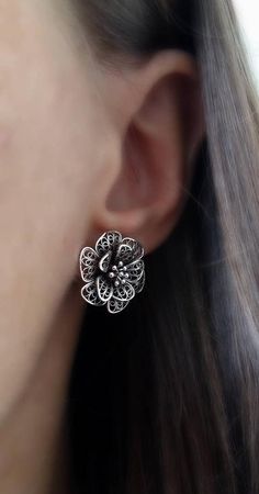 "Flower Earrings Flor de Alegria Dark - Sterling Silver Earrings - Flower Studs - Silver Stud Earrings - Filigree Earrings - Gift for Her - Handmade Earrings Filigree - delicate jewellery technique made from silver or golden threads \"embroidering\" kind of metalwork lace that is specific to Spain, especially an Andalusian town Cordoba, where they call it a cordobese filigree. This craftsmanship has been passed from generation to generation, nonetheless nowadays there are very few craftsmen left Delicate Jewellery, Filigree Jewelry, Filigree Earrings, Jewelry Techniques, Silver Jewelry Handmade, Silver Stud Earrings, Delicate Jewelry, Flower Bracelet, Flower Studs