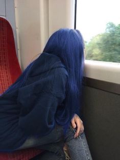 Dark Blue Long Hair, Blue Hair Aesthetic, Dark Blue Hair, Hair Inspiration Long, Hair Streaks, Dyed Hair Inspiration, Pretty Hair Color, Hair Color Blue, Hair Color And Cut