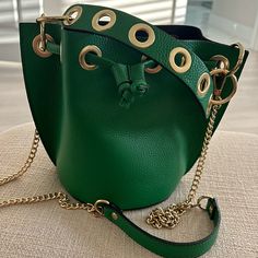 Perfect Condition! Green Purse, Leather Bucket, Vibrant Green, Mini Bags, Green Leather, Mini Bag, Bag Lady, Purse, Velvet