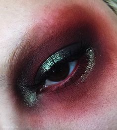 Red Shadow, Vampire Makeup, Alt Makeup, Brown Eye, Trendy Makeup, Fantasy Makeup