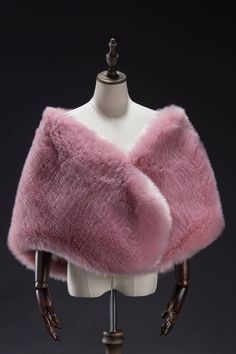 "❥❥beautiful and plush large pink faux fur shawl which is fully lined. Perfect for an evening out, a special occasion and any chic fashionista ❥❥perfectly cover your arm and back  ❥❥choosing superior quality faux fur only to recreate glamorous, realistic elegance and inviting softness of genuine fur ❥❥perfect for keeping comfortable and cozy warmth on a cool day oo oooo oooo ❥❥Fit info: -one size fits all. -Customized Sizes Available  -Bust 31.50\" - 39\" inches -shoulder 15.75\" - 17.70\" inche Shawl Outfit, Fur Costume, Faux Fur Shrug, Fox Scarf, Cape Wedding, Pink Cape, Thrift Store Outfits, Bridal Fur, Pink Shawl