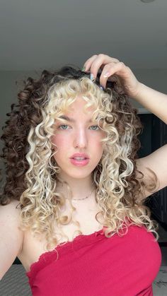 #curls #curlyhair #curlyhaircuts #curlyhairsummer Painted Curly Hair, Curly Hair Dip Dye, Curly Hair Dye Ideas Blonde, Curly Hair Color Block, Curly Coloured Hair, Changes Aesthetic, Curly Hair Colours, Bleached Curly Hair, Curly Hair Dyed