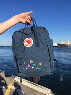 Kanken Backpack Aesthetic, Kanken Classic, Decorative Pins, Popular Backpacks, Nature School, Aesthetic Bags, Family Outdoor, Pretty Bags