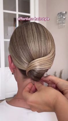 Spanish Hairstyles, Sanggul Modern, Curly Hair Natural, Ideas Haircut, Hair Style Vedio, Wedding Hair Up, Instagram Hairstyles, Short Hair Ideas