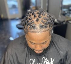 Dreads Short Hair, Dreads Hairstyles, Dread Hairstyles For Men, Mens Dreads, Blonde Tips, Dreadlock Hairstyles For Men, General Ideas, Dreads Styles