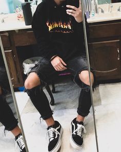 Thrasher Outfit, Thrasher Hoodie, Ripped Jeans Outfit, Teenage Outfits, Black Ripped Jeans, Tomboy Outfits, Tomboy Style Outfits, Outfit Jeans