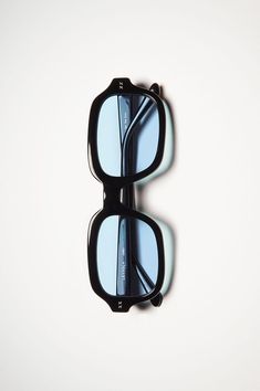 Sustainable Sunglasses, Blue Lenses, Mode Inspo, New Classic, Sunglasses Shop, Looks Vintage