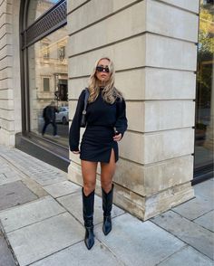 LOW-WAIST MINI SKIRT WITH SLIT curated on LTK Couple Date Night Outfits Casual, Mini Skirt Outfit Night, Black Mini Skirt Outfit Night, Mini Skirt Outfit Winter, Winter Going Out Outfits, Black Mini Skirt Outfit, Outfit Botas, Short Skirts Outfits, Black Skirt Outfits