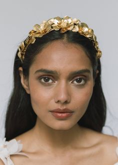 Rowena Headband – Jennifer Behr LLC Pearl Bridal Headband, Luxury Hair Accessories, Chic Brides, Back Of The Head, Helena Christensen, Jennifer Behr, Alicia Keys, Gold Headband, Floral Headpiece