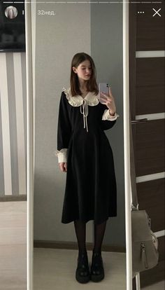 Regal Aesthetic Fashion, Nun Inspired Outfit, Dark Academia Aesthetic Dress, Femcel Outfits, Southern Gothic Aesthetic Fashion, Southern Gothic Outfits, Gothic Winter Outfit, Southern Gothic Fashion