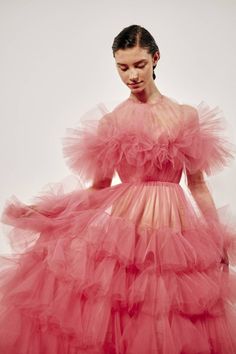 Giambattista Valli Spring/Summer 2019 Couture | British Vogue Vogue Couture, Yachts Luxury, Giambattista Valli Couture, Sofa Luxury, Hotels Luxury, Design Homes, 2019 Couture, Interior Luxury, Collection Couture