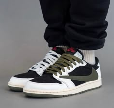 Travis Jordan, Nike Sb Dunk Low Travis Scott, Travis Scott Olive, Aj1 Low, Nike Travis Scott, Air Jordan 1 Women, Nike Air Jordan 1 Low, Low Shoes, Limited Edition Sneakers