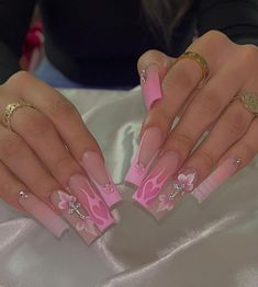 White French Tip Designs, Photo Of Nails, French Tip Designs, Nails 2025, Nail Options, Nail French, Uk Style, White French Tip