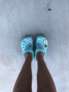 Jibbitz Ideas, Crocs Collection, Crocs Ideas, Crocs Outfit, Designer Mules, Crocs Fashion, Crocs Jibbitz, Shoes Sneakers Jordans