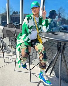 Urban Spring Outfits, Designer Street Style, Jordan 1 Outfit Women Spring, Dope Winter Outfits, Tomboy Girly Outfits, Green Fall Streetwear Sneakers, Fall Tomboy Outfits, Trendy Green Streetwear Outerwear, Fall Camouflage Streetwear Outerwear