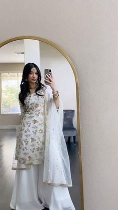 Traditional Dresses All Over The World, Desi Clothes Aesthetic, Aesthetic Desi Outfits, Indian Traditional Outfits, Desi Outfits, Diwali Outfits