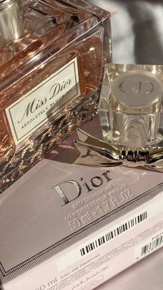 Hart Aesthetic, Image Aesthetic, Dior Aesthetic, Dior Girl, Dior Perfume, Rich Girl Aesthetic, Gold Digger, Pink Coquette, Luxury Lifestyle Dreams