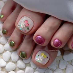 Chrome Toe Nails, Green Pedicure, Toe Nails Summer, Trendy Pedicure, Toe Nail Colors, French Toe Nails, Pedicure Designs Summer, Easy Toe Nail Designs, Simple Toe Nails