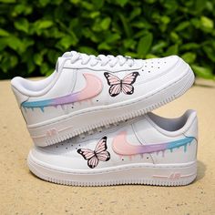 Butterfly Things, Flowers Anime, Shoe Artwork, Cream Butterfly, Shoe Stretcher, Paris Wallpaper, Preppy Shoes, Glamour Nails, Custom Air Force 1