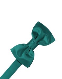 The Jade Satin Bow Tie is a must-have accessory that blends luxury with sophistication. Crafted from premium quality satin, this bow tie features a green hue that adds a pop of color and elegance to any outfit. Its pre-tied design and adjustable strap ensure a perfect fit and effortless style, making it ideal for weddings, formal gatherings, or any event where you want to stand out. Green Bow Tie, Green Print, Color Collection, Neck Tie, Effortless Style, Jade, Perfect Fit, Color Pop, Satin