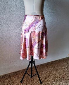 Beautiful, very comfortable lightweight silk skirt for every day, mid length, floaty, flared hem, fully lined. Size - D 40, USA 8. Very good condition Flat measurements:  waist - 42 cm/ 16.5'' hips - 54 cm/ 21.2'' length - 67 cm/ 26.4'' Relaxed Silk Midi Skirt, Pink Silk Pleated Skirt, Pink Silk Maxi Skirt For Spring, Spring Pink Silk Maxi Skirt, Pink Silk Full Skirt, Knee-length Silk Lined Skirt, Pink Relaxed Fit Silk Skirt, Pink Relaxed Silk Skirt, Silk Knee-length Lined Skirt