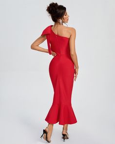 Be the center of attention in our One Shoulder Bow Bandage Fishtial Dress. The vibrant red color and bow detail on the left shoulder create a bold and sophisticated look. With a flirty ruffled hem, this dress will make you feel like a work of art. Our Style No.OW23350 95%Polyester, 5%Spandex Very Stretchy Height - 68.9"/175cm Bust - 34.6"/88cm Waist - 25.6"/65cm Hips - 36.6"/93cm and wears size S Gentle Dry Clean Only About Wholesale/Dropshipping, please contact us! Note: Colour may vary due to Fishtail Dress, Red S, Shoulder Design, Bow Detail, Vibrant Red, Ruffle Hem, Red Color, Red Dress, The One