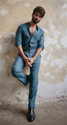 Pose In Formal Dress Men, Shahid Kapoor Outfits, Brown Pants Outfit Men Formal, Formal Photoshoot Men, Designer Suits For Men Classy, Mens Formal Outfits, Brown Pants Outfit, Indian Wedding Clothes For Men, Formal Dresses For Men