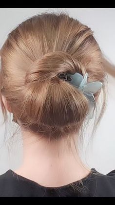 Weekend Hair, Hair Messy, Messy Buns, Medium Short Hair, Peinados Fáciles Para Cabello Corto