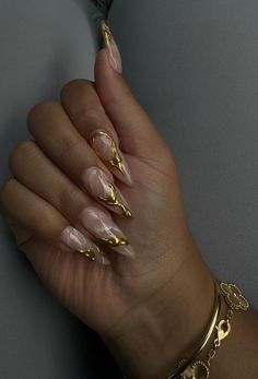 Oval Nails Designs, Golden Nails, Nails Today, Colored Acrylic Nails, Girly Acrylic Nails, Work Nails, Glow Nails, Fall Nail