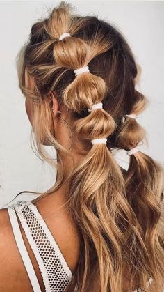 Bubble Braid, Bubble Ponytail, Red Carpet Hair, Bubble Braids, Beach Hairstyles Medium, Simple Ponytails, Peinados Fáciles Para Cabello Corto, Effortless Hairstyles, Natural Hair Styles Easy