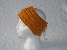 Pretty headband or fancy headband, honey, new, for Women. It is quite stretchy, wide. Will your ears be warm in winter or why not, to hit the ski slopes? Item made by myself, with new wool. Easy maintenance: either by hand or by machine at 30o You can see what this looks like on the female mannequin, which has a head circumference of approximately 54/56 cm Winter Adjustable Hand-knitted Headband, Pretty Headbands, New Fantasy, Turbans, Headbands For Women, Hair Accessories Headbands, Honey, Beauty Book, Hair Accessories