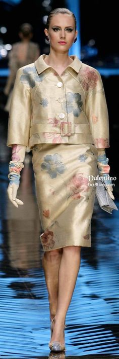 Women's Office, Valentino Collection, Valentino Fashion, Floral Fashion, Mode Vintage, Couture Collection, Office Wear, A Dress, Couture Fashion