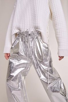 View the full Paco Rabanne Pre-Fall 2017 collection. Silver Pants, Takashi Murakami, Metal Fashion, Paco Rabanne, Shiny Silver, Issey Miyake, Pre Fall