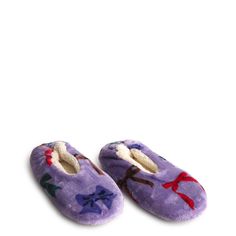 Indulge in cozy comfort and warmth with our Fleece Slipper Socks. Designed to pamper your feet and keep them warm and toasty, these plush slipper socks offer the perfect blend of comfort, style and functionality. They're the ideal companion for lounging at home, relaxing after a long day, or keeping your feet warm during cold winter nights. Vera Bradley Fleece Slipper Socks in Bow Mosaic Chalk Violet Purple/Red Small Home Relaxing, Fleece Patterns, Backpack Lunch Bag, Duffel Bag Backpack, Warm Slippers, Belt Purse, Winter Nights, Violet Purple, Stocking Stuffer Gifts