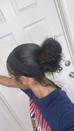 Headband Hairstyles Natural Hair, Hairband Hairstyle Curly Hair, Bun With Headband Black Women, Bun With Headband, Curly Bun With Headband, Cute Airport Hairstyles, Black Headband Curly Hair, Cute Headband Hairstyles Curly Hair, Pretty Natural Hairstyles