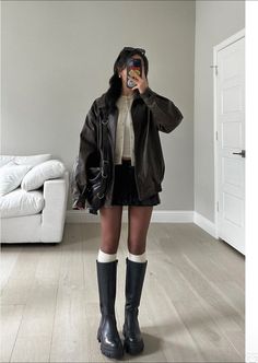 Black Combat Boots Outfit, Winter Inspo Outfits, Concert Outfit Winter, Winter Boots Outfits, Japan Outfit, Fall Outfit Ideas, Winter Outfit Inspiration, Classy Fashion, Trendy Fall Outfits